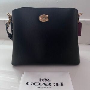 Coach Willow Shoulder Bag Black Pebble Leather Turnlock Matte Gold + Strap